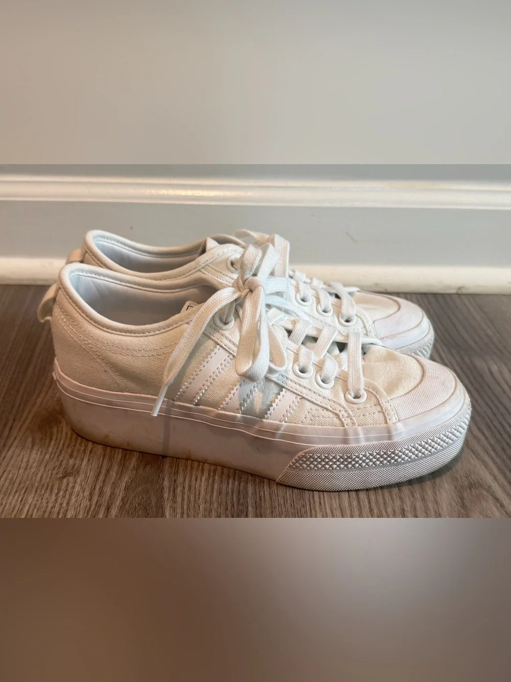 Adidas Nizza Platform White Sneaker Shoe Women’s size 6